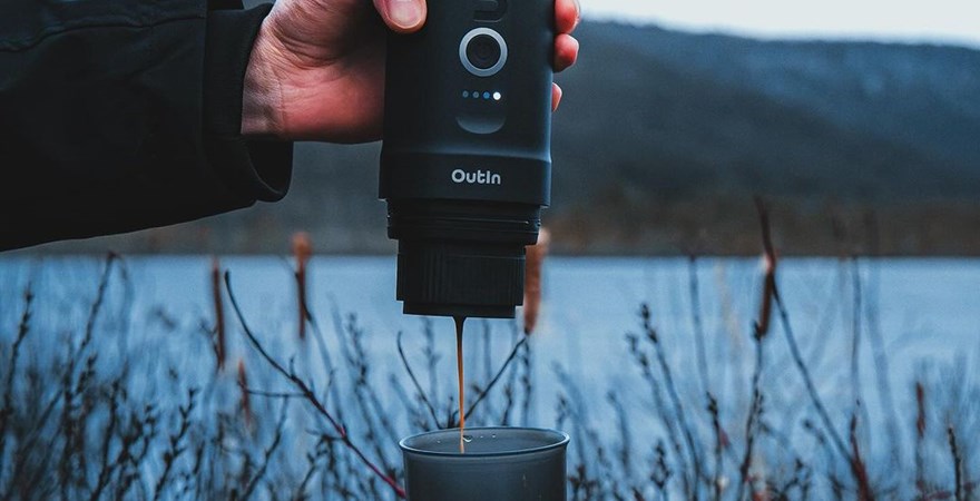 Outin Nano prijenosni aparat za kavu